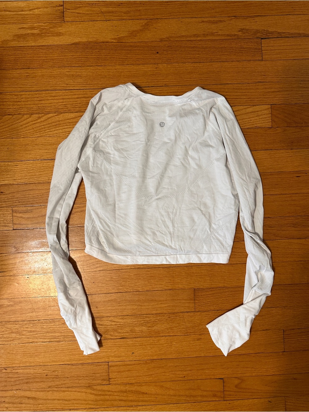 lululemon swiftly White Cropped shirt